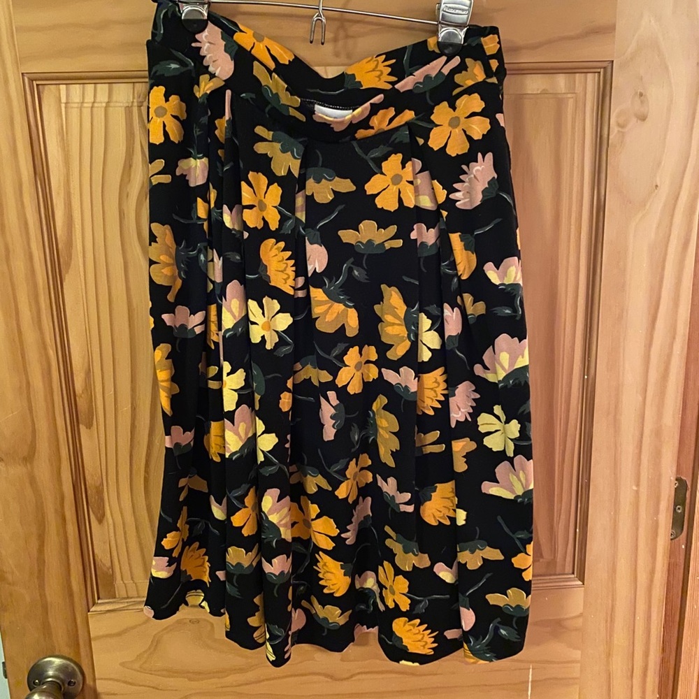 EUC Lularoe Madison floral